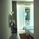 阿普罗多酒店 3*