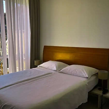 L'approdo Hotell 3*