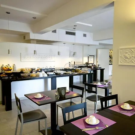 L'approdo Hotell 3*