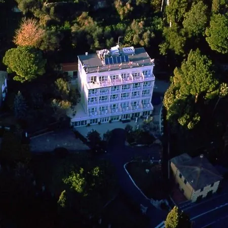 Hotell L'approdo 3*