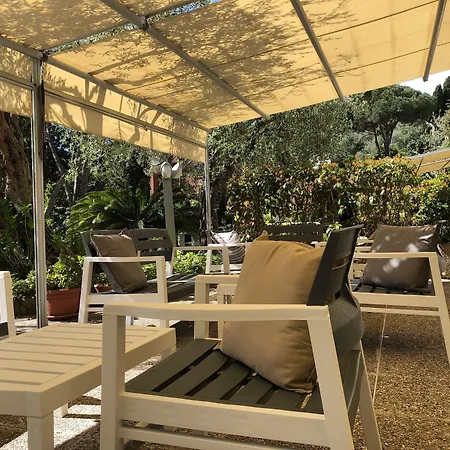 L'approdo Hotell 3*